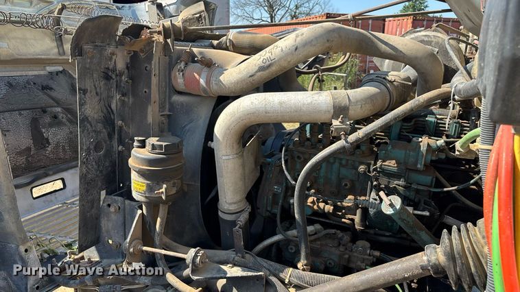 image for item ED2199 1995 International 4700 flatbed truck