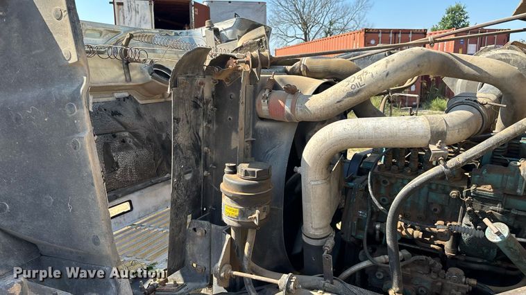 image for item ED2199 1995 International 4700 flatbed truck