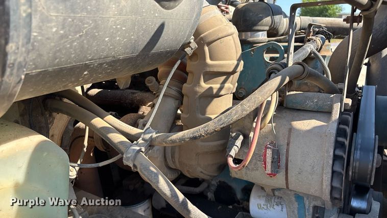 image for item ED2199 1995 International 4700 flatbed truck