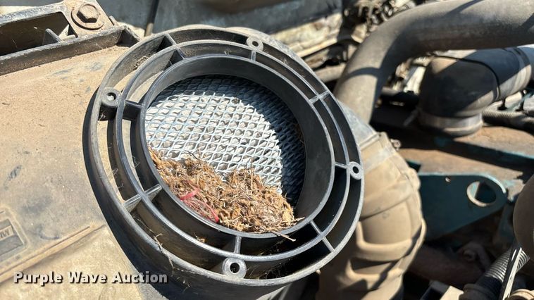 image for item ED2199 1995 International 4700 flatbed truck