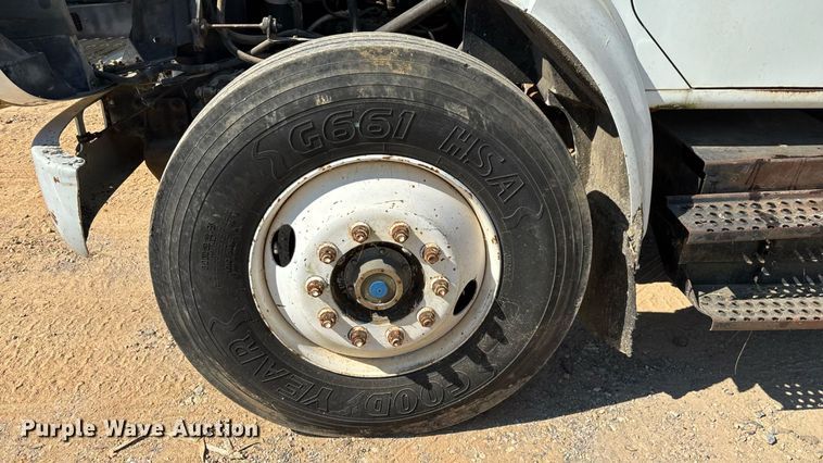 image for item ED2199 1995 International 4700 flatbed truck