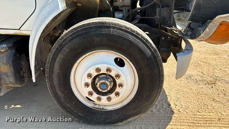 image for item ED2199 1995 International 4700 flatbed truck