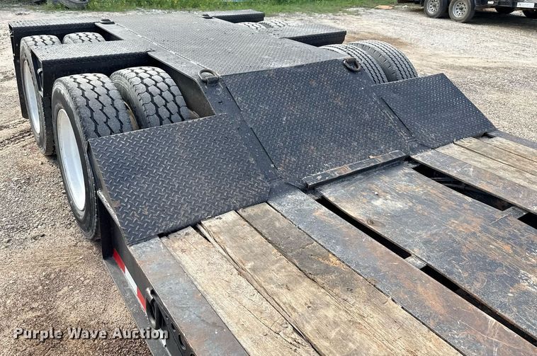 image for item ED5760 2004 Eager Beaver 350SL/GS lowboy equipment trailer