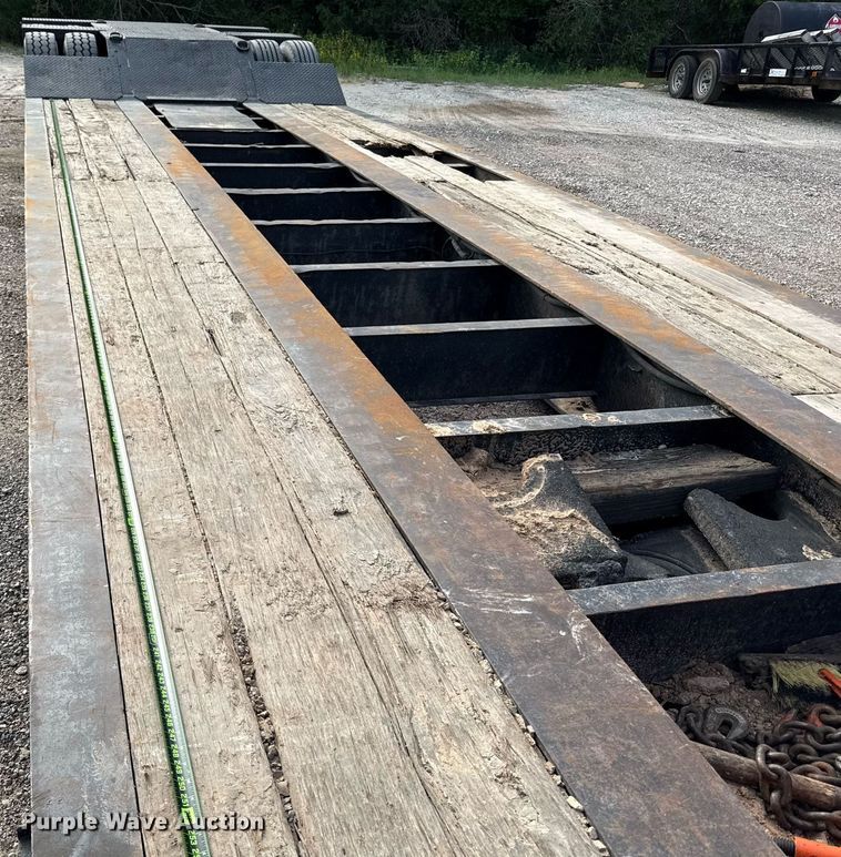 image for item ED5760 2004 Eager Beaver 350SL/GS lowboy equipment trailer