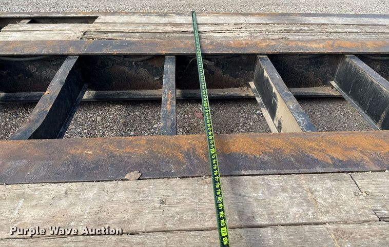 image for item ED5760 2004 Eager Beaver 350SL/GS lowboy equipment trailer