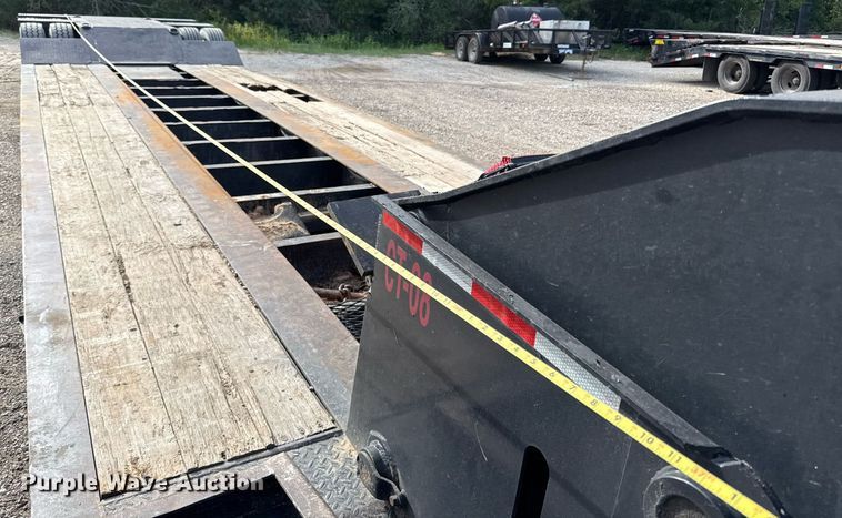 image for item ED5760 2004 Eager Beaver 350SL/GS lowboy equipment trailer