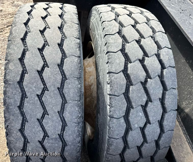 image for item ED5760 2004 Eager Beaver 350SL/GS lowboy equipment trailer