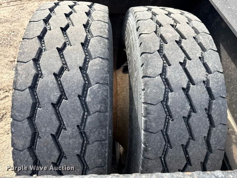 image for item ED5760 2004 Eager Beaver 350SL/GS lowboy equipment trailer