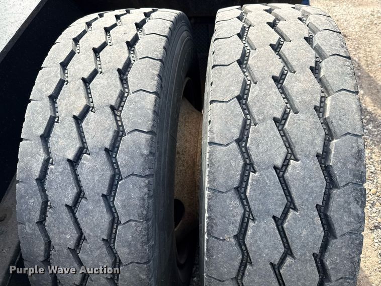 image for item ED5760 2004 Eager Beaver 350SL/GS lowboy equipment trailer