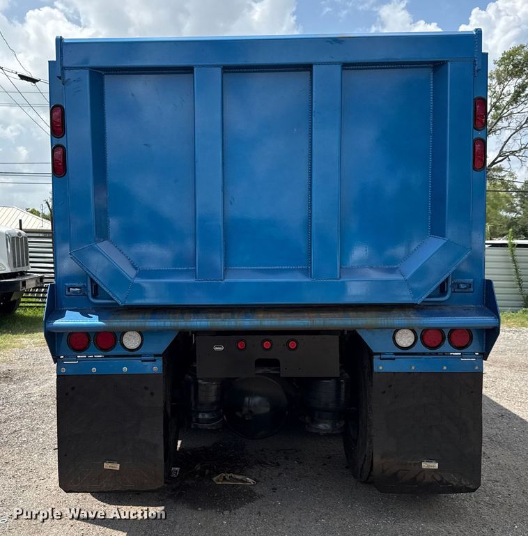 image for item ED5818 2019 Peterbilt 567 dump truck