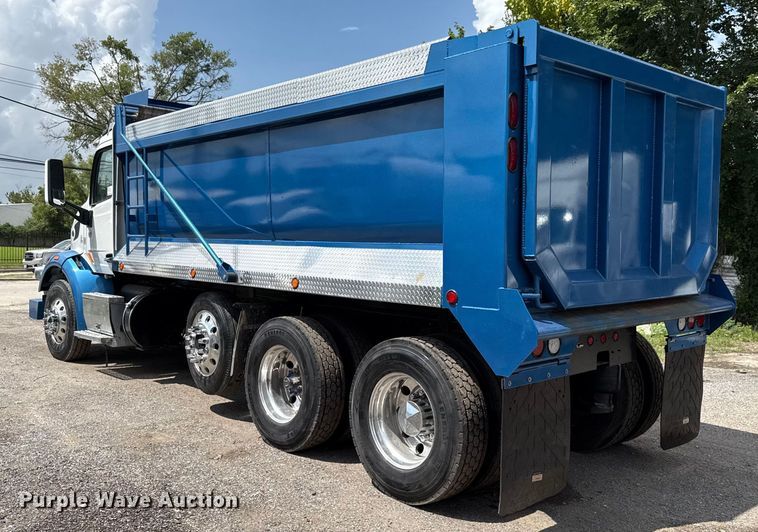 image for item ED5818 2019 Peterbilt 567 dump truck