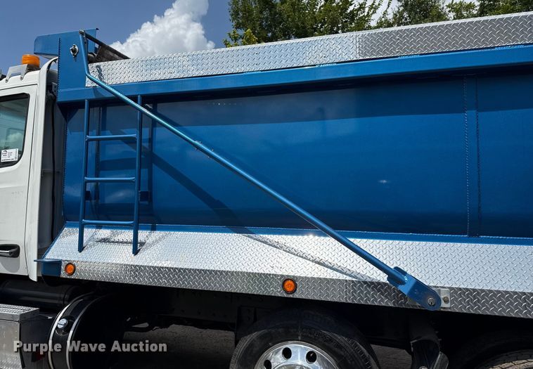 image for item ED5818 2019 Peterbilt 567 dump truck
