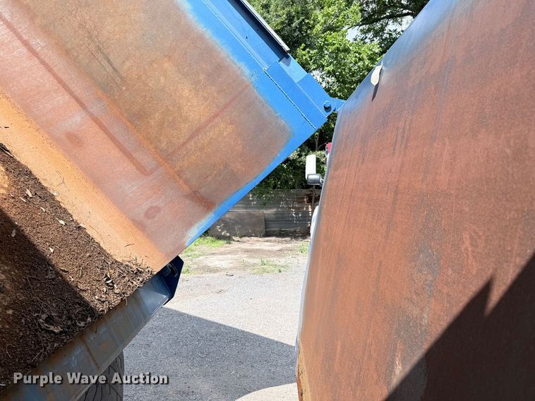 image for item ED5818 2019 Peterbilt 567 dump truck