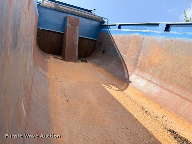 image for item ED5818 2019 Peterbilt 567 dump truck