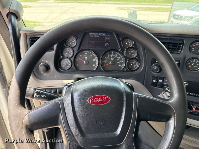 image for item ED5818 2019 Peterbilt 567 dump truck