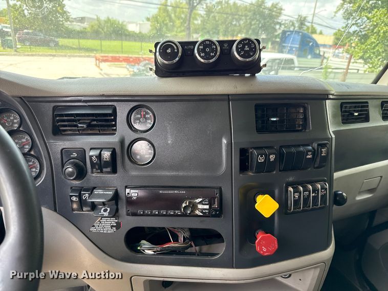 image for item ED5818 2019 Peterbilt 567 dump truck