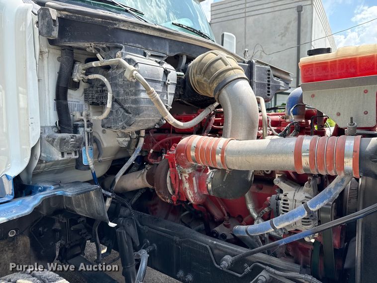 image for item ED5818 2019 Peterbilt 567 dump truck