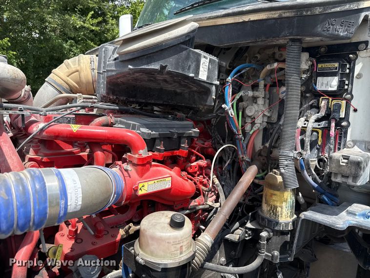 image for item ED5818 2019 Peterbilt 567 dump truck