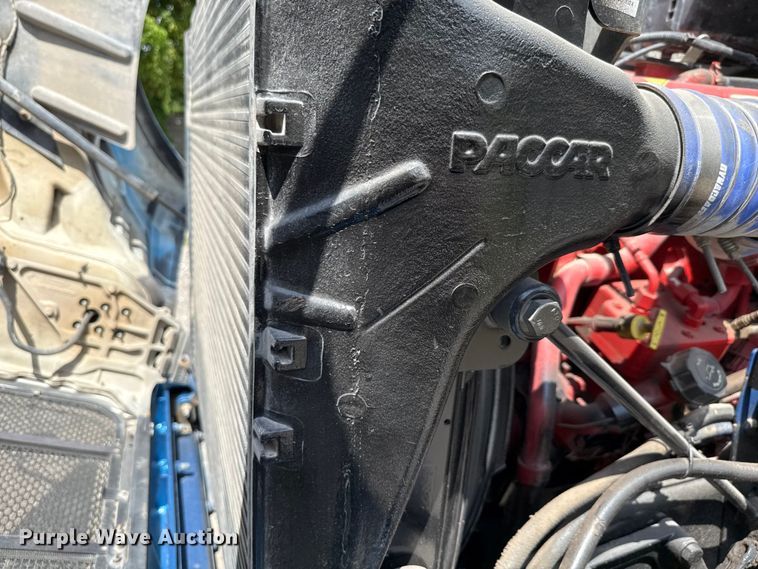 image for item ED5818 2019 Peterbilt 567 dump truck