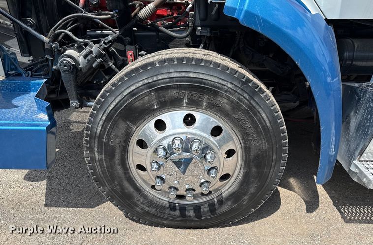 image for item ED5818 2019 Peterbilt 567 dump truck