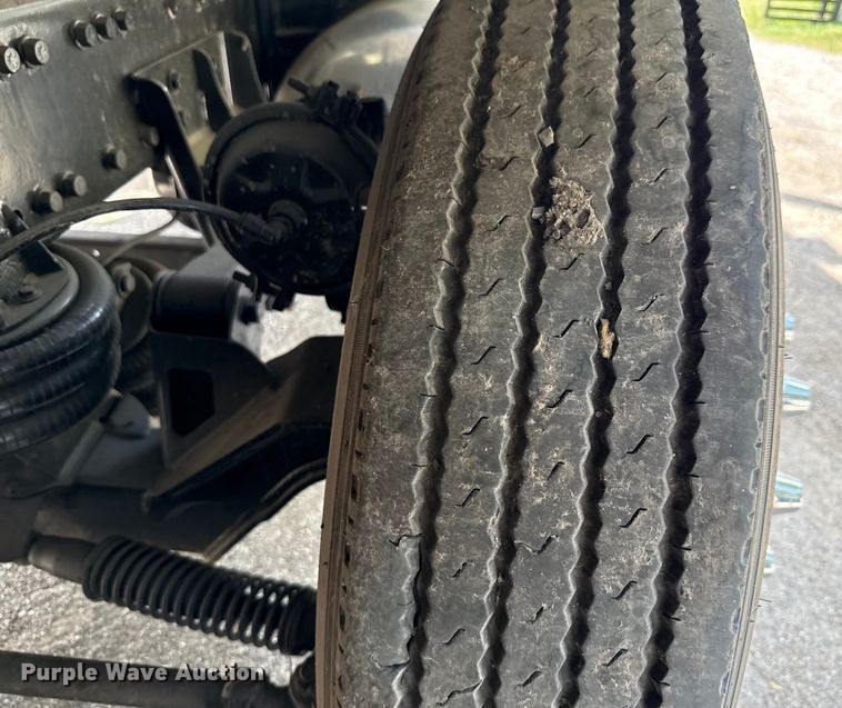 image for item ED5818 2019 Peterbilt 567 dump truck