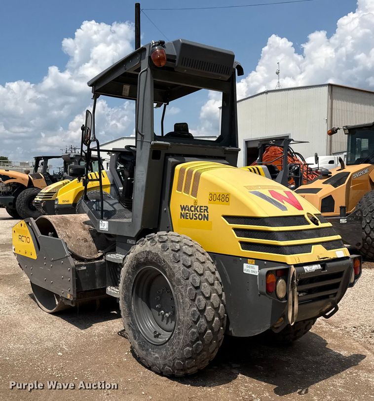 image for item ED5881 2019 Wacker Neuson RC70 single drum vibratory roller
