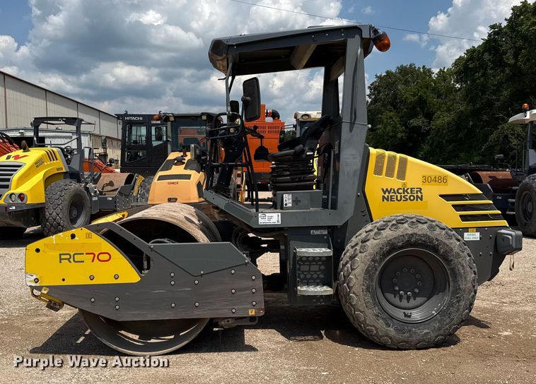 image for item ED5881 2019 Wacker Neuson RC70 single drum vibratory roller