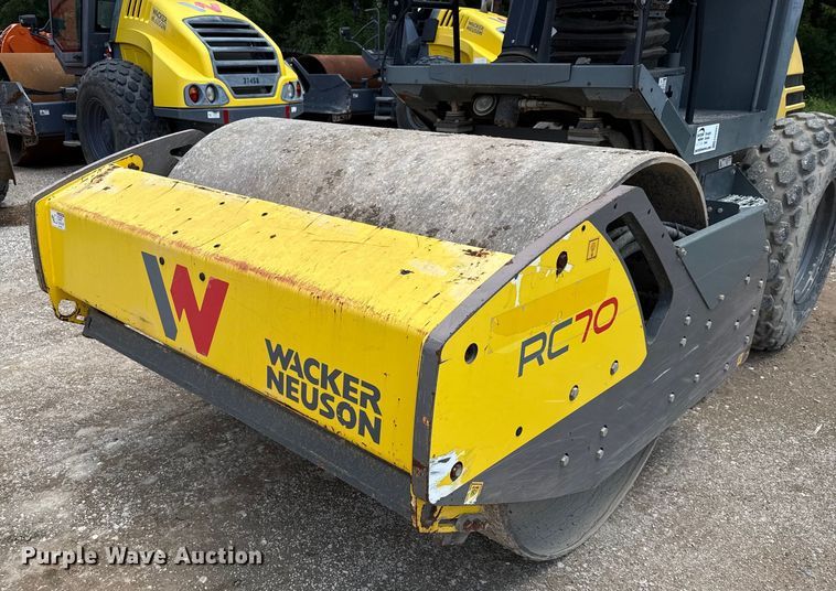 image for item ED5881 2019 Wacker Neuson RC70 single drum vibratory roller