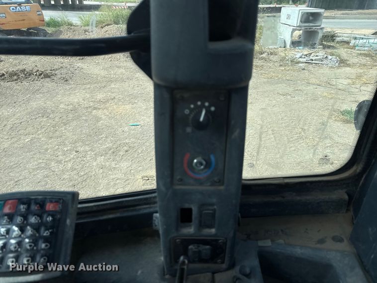 image for item ED5882 2018 John Deere 644K wheel loader