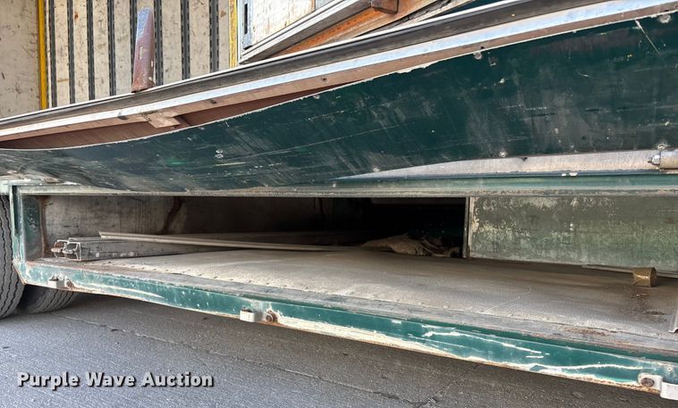 image for item EE3998 1994 Kentucky Manufacturing Company dry van trailer