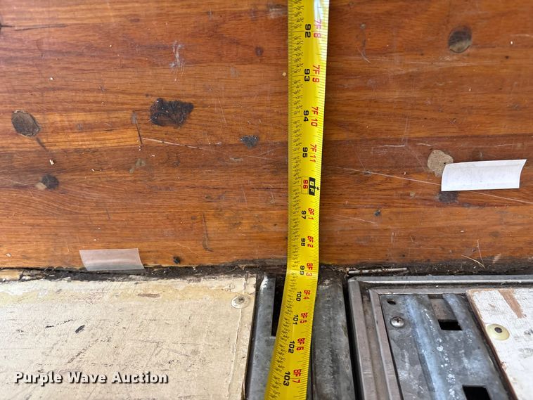 image for item EE3998 1994 Kentucky Manufacturing Company dry van trailer