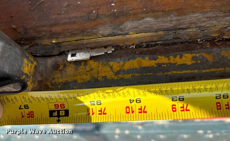 image for item EE3998 1994 Kentucky Manufacturing Company dry van trailer