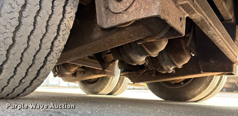 image for item EE3998 1994 Kentucky Manufacturing Company dry van trailer