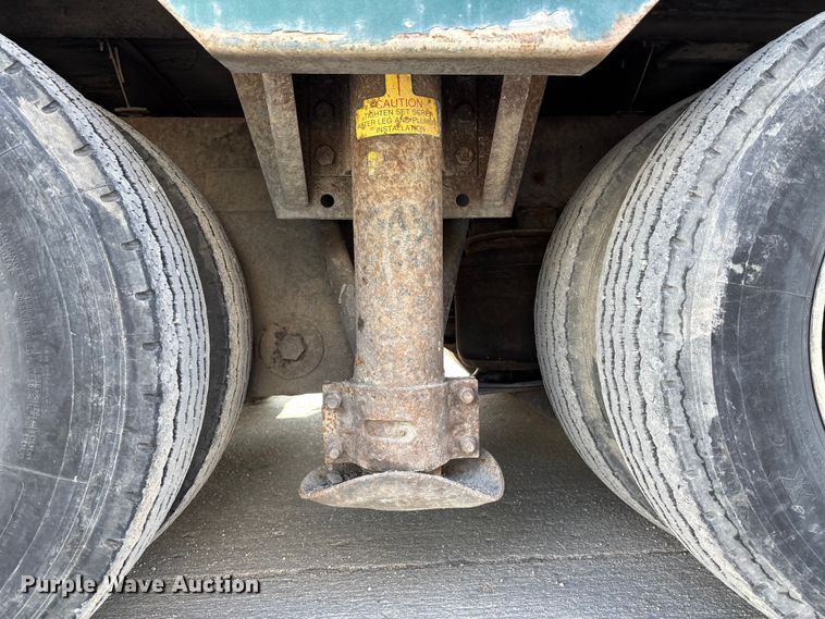 image for item EE3998 1994 Kentucky Manufacturing Company dry van trailer