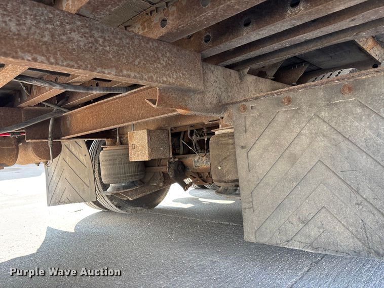 image for item EE3998 1994 Kentucky Manufacturing Company dry van trailer