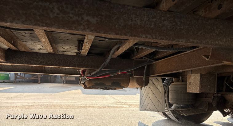 image for item EE3998 1994 Kentucky Manufacturing Company dry van trailer