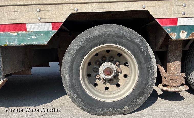 image for item EE3998 1994 Kentucky Manufacturing Company dry van trailer