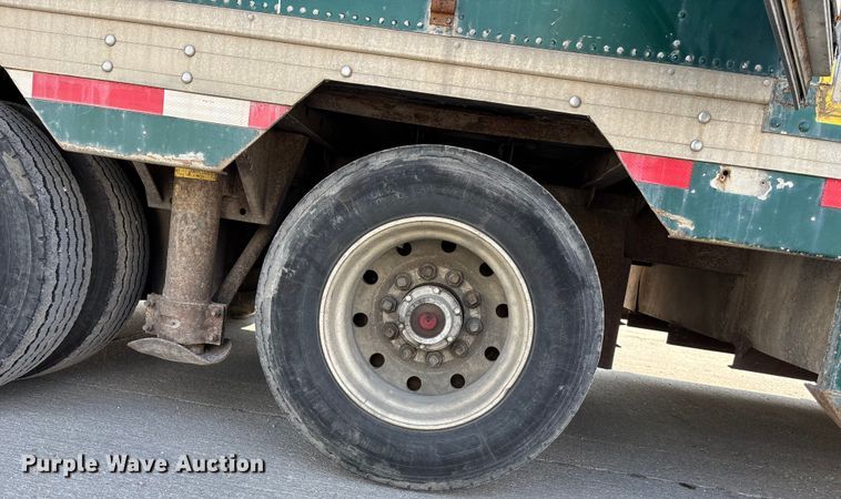 image for item EE3998 1994 Kentucky Manufacturing Company dry van trailer