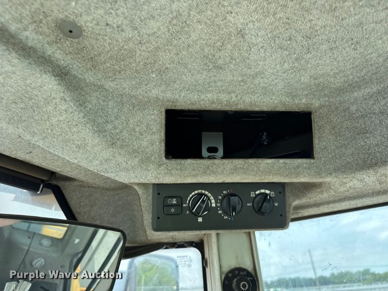 image for item EF2121 2012 Volvo L90F wheel loader