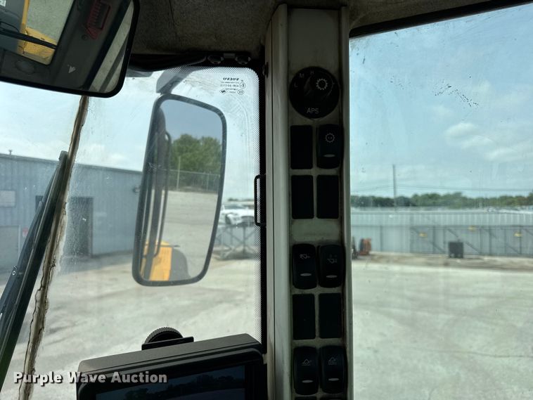 image for item EF2121 2012 Volvo L90F wheel loader