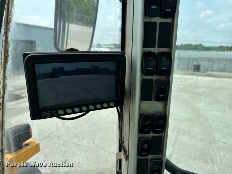 image for item EF2121 2012 Volvo L90F wheel loader