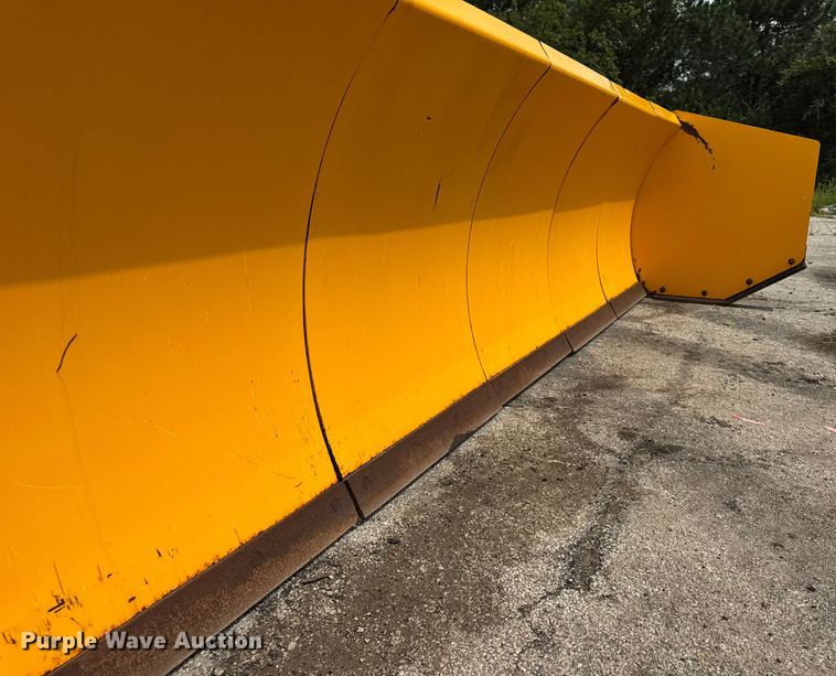 image for item EF2122 Arctic 17HD wheel loader snow pusher