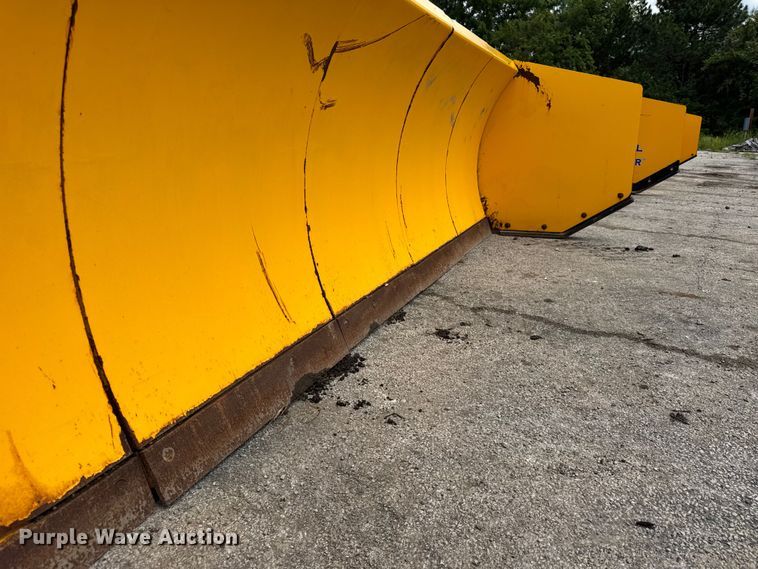 image for item EF2123 Arctic 17HD wheel loader snow pusher