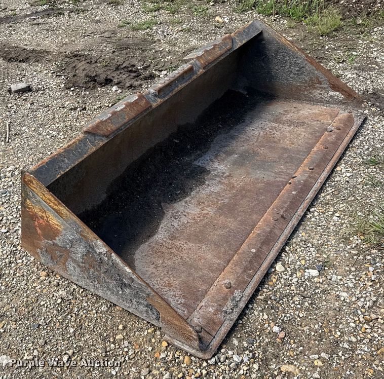 image for item EF2141 CNH skid steer bucket