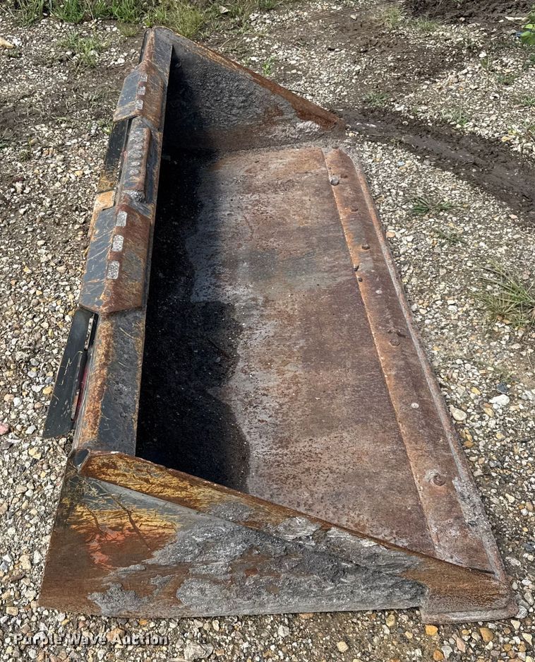 image for item EF2141 CNH skid steer bucket