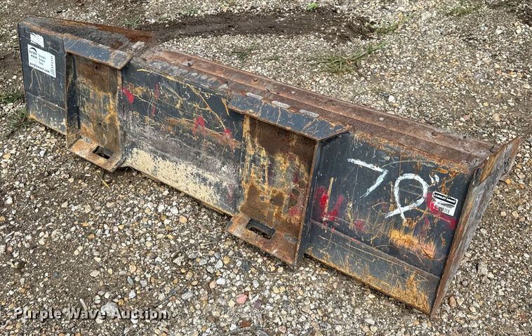 image for item EF2141 CNH skid steer bucket