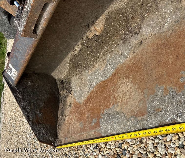 image for item EF2142 2003 New Holland LS180 skid steer loader