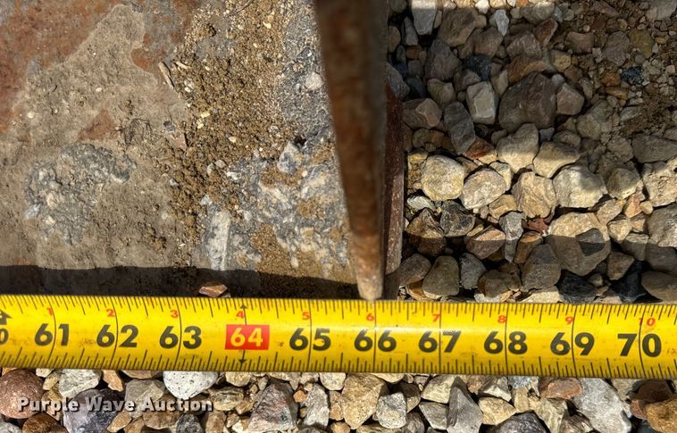 image for item EF2142 2003 New Holland LS180 skid steer loader