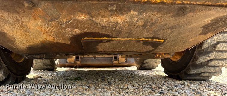 image for item EF2142 2003 New Holland LS180 skid steer loader