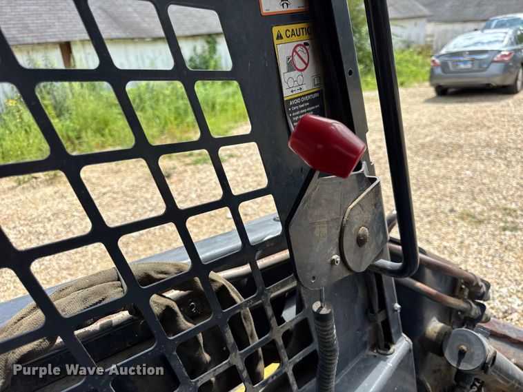 image for item EF2142 2003 New Holland LS180 skid steer loader